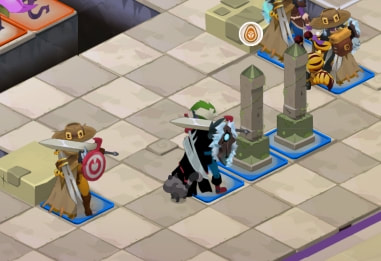 Deux personnages transformés en statue